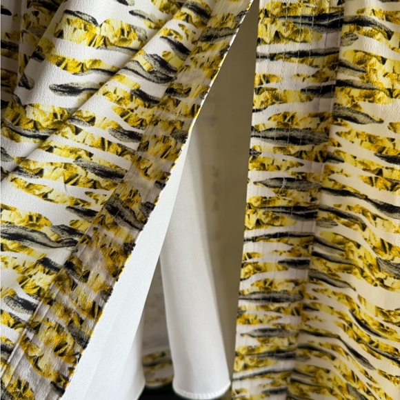 WHITE HOUSE BLACK MARKET Yellow Pleated Sleeveless Utility Dress Size 4 - Picture 12 of 13